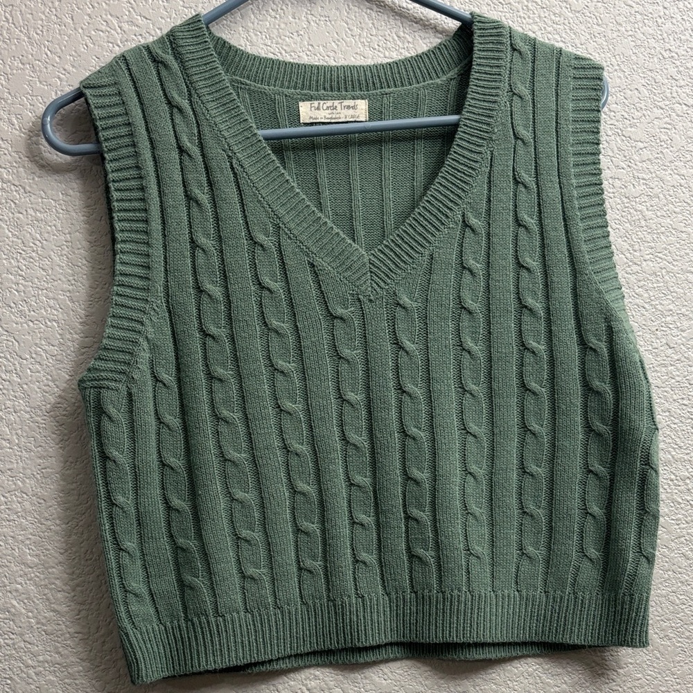 Olive Green V-neck Vest - XL- Amazing condition